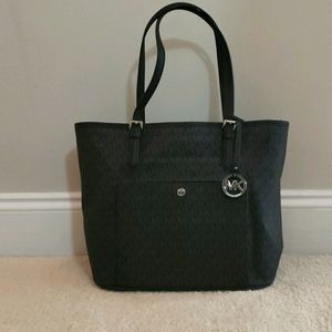 Michael Kors Signature Snape Pocket Tote